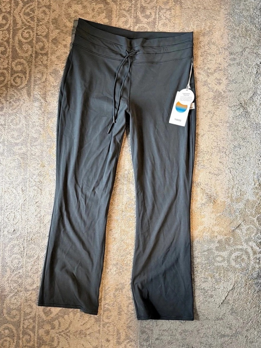 Vuori Daily Split Flare Black Pants Medium